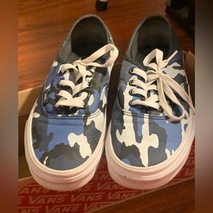 VANS (5.5 big kids/7women)